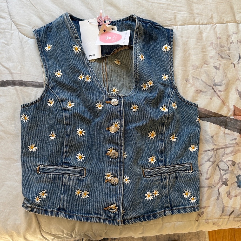 NWT Mango Massy Flower Daisy Embroidered Cropped Vest (S)